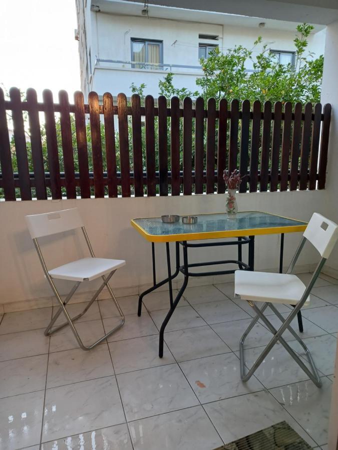 2 Bedroom Apartment Near Finikoudes Larnaca Bagian luar foto