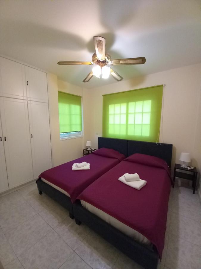 2 Bedroom Apartment Near Finikoudes Larnaca Bagian luar foto