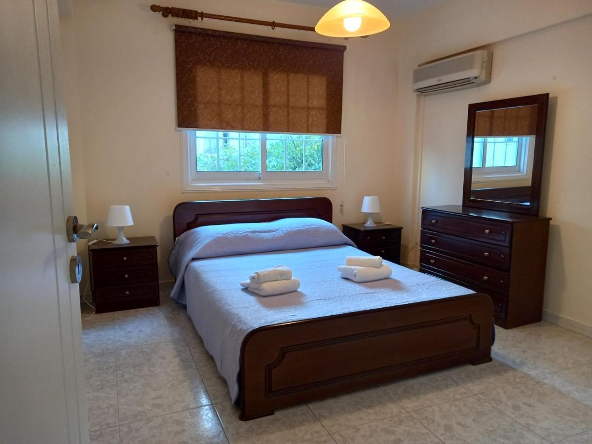 2 Bedroom Apartment Near Finikoudes Larnaca Bagian luar foto