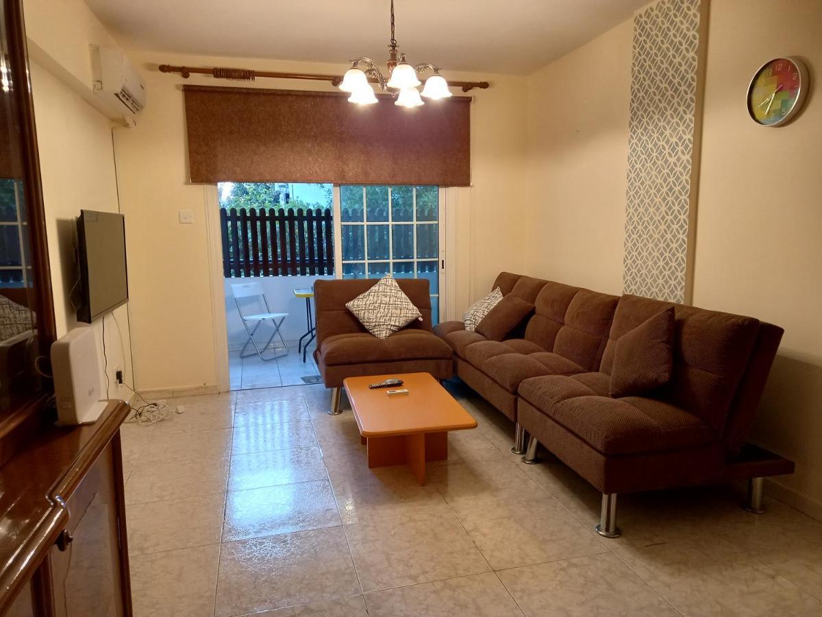 2 Bedroom Apartment Near Finikoudes Larnaca Bagian luar foto